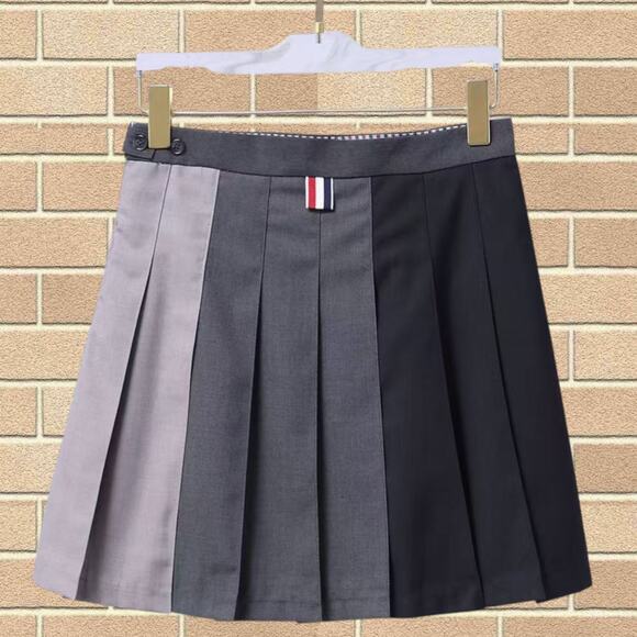 Thom Browne Black and Gray Pleated Skirt - Picture 2 of 4